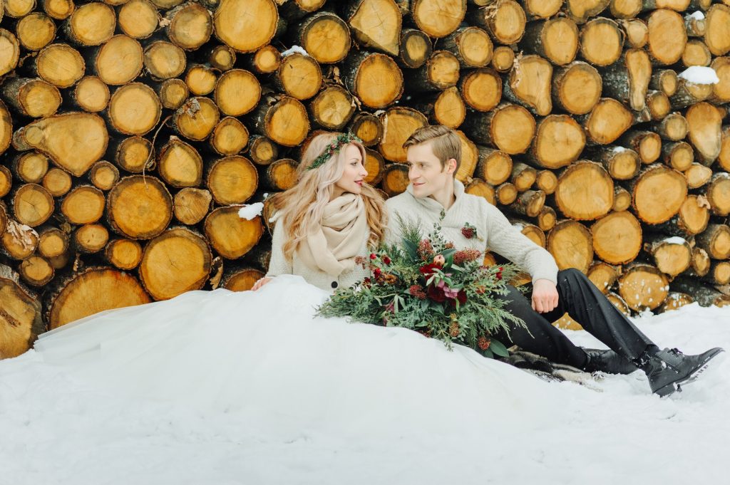 Winter wedding photosession in nature
